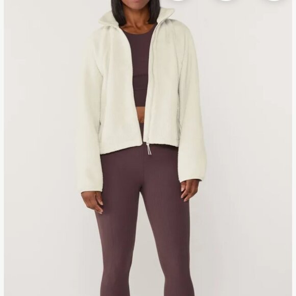 Vuori Alpine Jacket in Bone - Picture 7 of 15